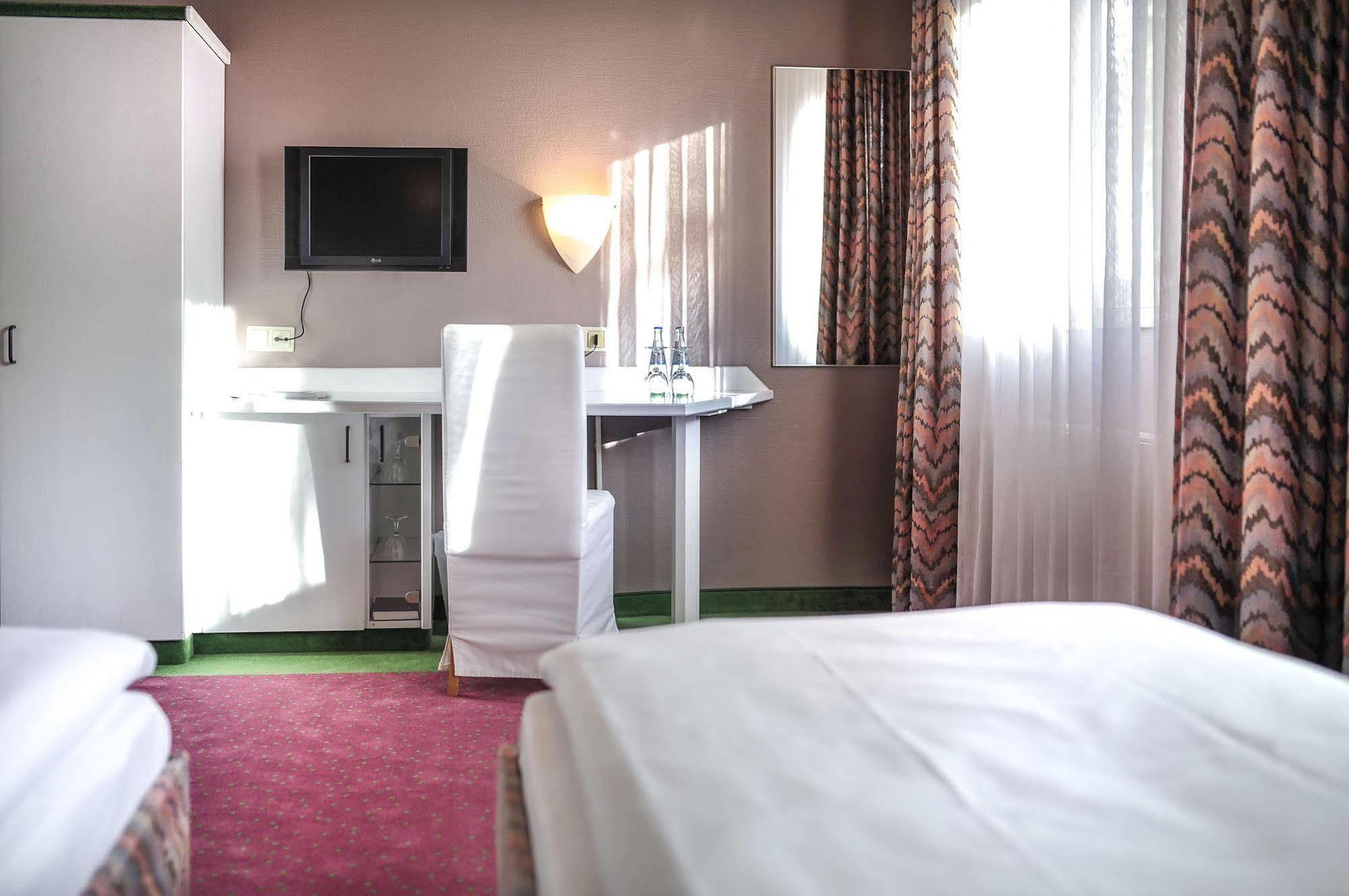 Airport Hotel By The New Yorker Κολωνία Εξωτερικό φωτογραφία